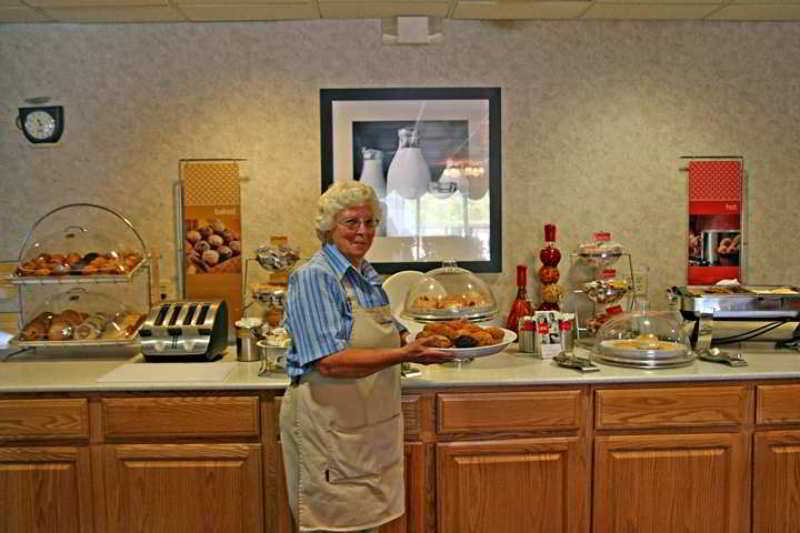 Hampton Inn Ft. Chiswell-Max Meadows Restoran gambar